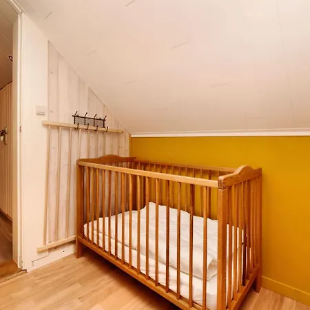 Modern With Private Garden *