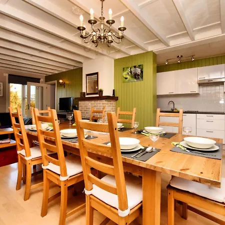 Modern With Private Garden Дом отдыха *