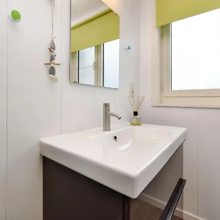 Modern With Private Garden * Tenneville